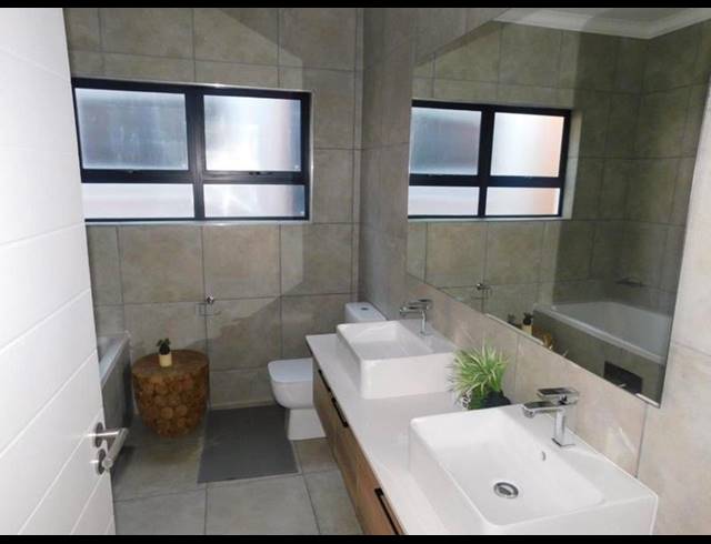 3 BEDROOM HOUSE FOR SALE IN SIX FOUNTAINS RESIDENTIAL ESTATE